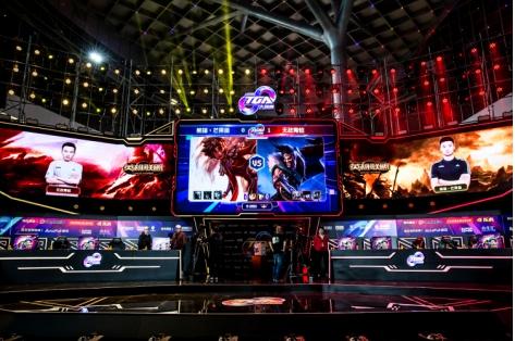 出手引援的 出手引援的