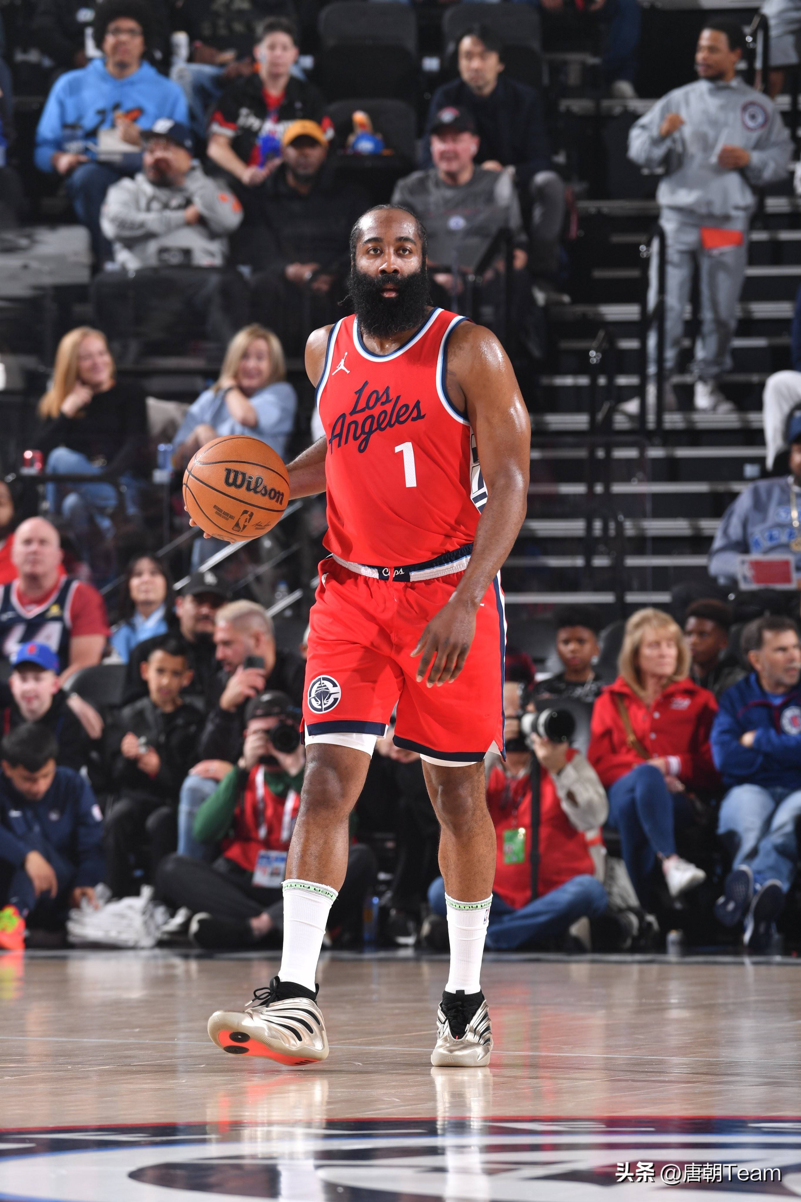 且在关键时 且在关键时