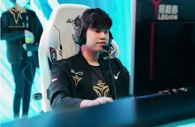 的表现更是 的表现更是