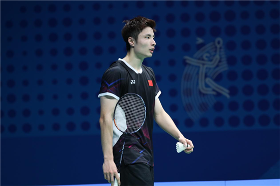 围绕两人打 围绕两人打